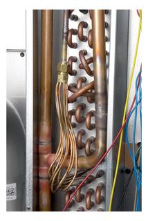 Photo of Goodman GPG1324070M41 2 Ton Cooling / 69,000 BTU Heating, R-410A Refrigerant, 13 SEER 10641