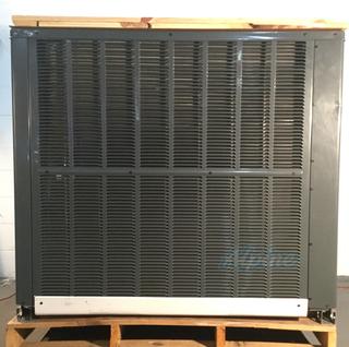 Photo of Goodman GPH1448M41 (638084) 4 Ton, 14 SEER Self-Contained Packaged Heat Pump, Multi-Position 30740