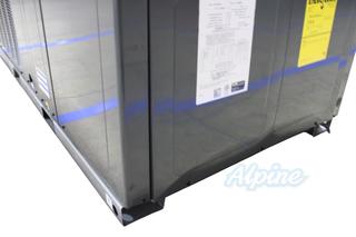 Photo of Goodman GPCH32441 (Item No. 712835) 2 Ton, 13.4 SEER2 Self-Contained Packaged Air Conditioner 54597