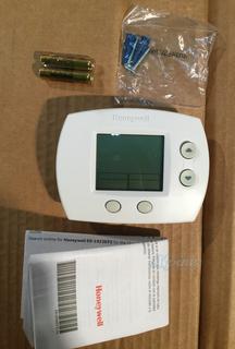 Photo of Honeywell TH5110D1022 (642568) FocusPro 5000 Universal Non-Programmable Thermostat - One Stage Heat One Stage Cool (Large Screen) 30591