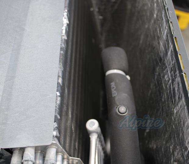 Photo of Goodman CAPF3137B6 (Item No. 731638) 2.5 to 3 Ton, W 17 1/2 x H 30 x D 21, Painted Cased Evaporator Coil 60231