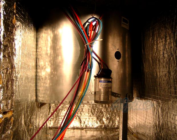 Photo of Goodman GPG10360701A Self-Contained Furnace/AC 3 TON Cooling / 55000 BTU Heating - Standard, 10 SEER 2441