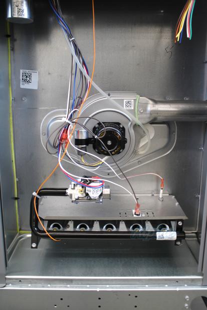 Photo of Blueridge BRP7GE1360E126P-01A 5 Ton Cooling, 126,000 BTU Heating 13.4 SEER2 Gas Package Unit, Multi Positional 63446