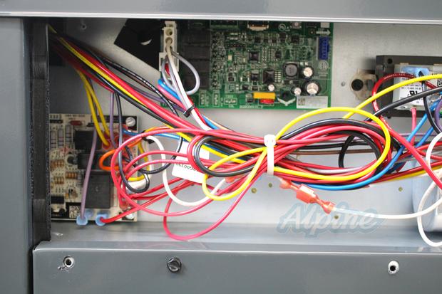 Photo of Goodman GPHH53031 2.5 Ton, 15.2 SEER2 Self-Contained Packaged Heat Pump 63419