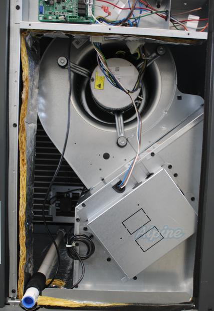 Photo of Goodman GPHM34231 3.5 Ton, 13.4 SEER2 Self-Contained Packaged Heat Pump, Multi-Position 62821
