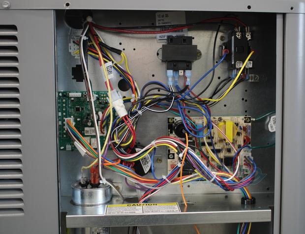 Photo of Blueridge BRP7GE1324E054P-01A 2 Ton Cooling, 54,000 BTU Heating 13.4 SEER2 Gas Package Unit, Multi Positional 63010