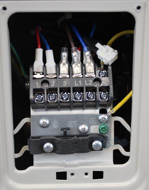 Photo of Blueridge BXS5A12UC0-12CC4-KIT25 12,000 BTU (1 Ton) 1-Zone 22.2 SEER2 Inverter R-454B XS5 Heat Pump Ultra Cool/Ultra Heat System KIT 25 FT 60415